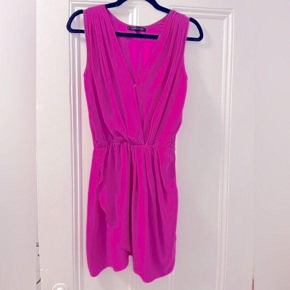 NWOT Blaque Label 100% Silk Fuchsia Sleeveless Mini Dress - Medium - Picture 2 of 8